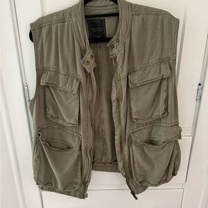 Olive Utility Vest with Multiple Pockets sanctuary